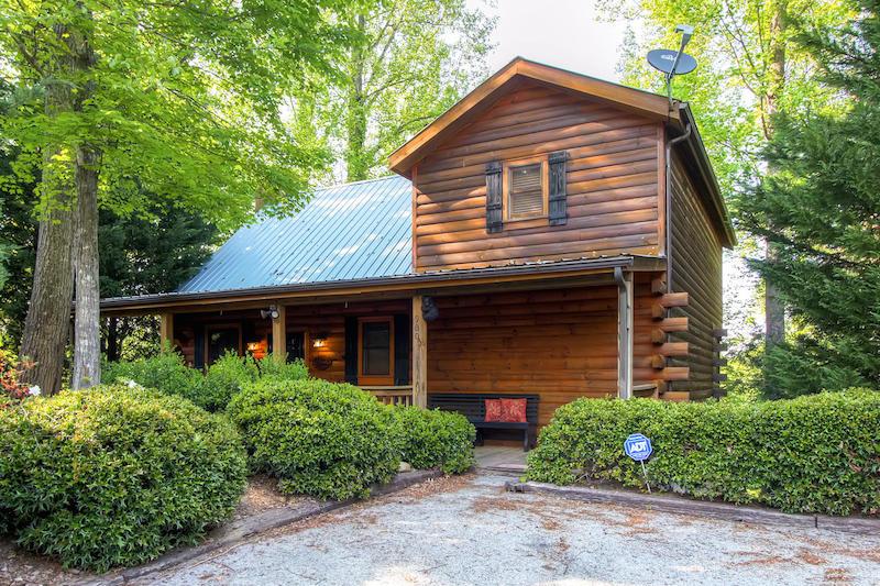 Front View of Gatlinburg Cabin